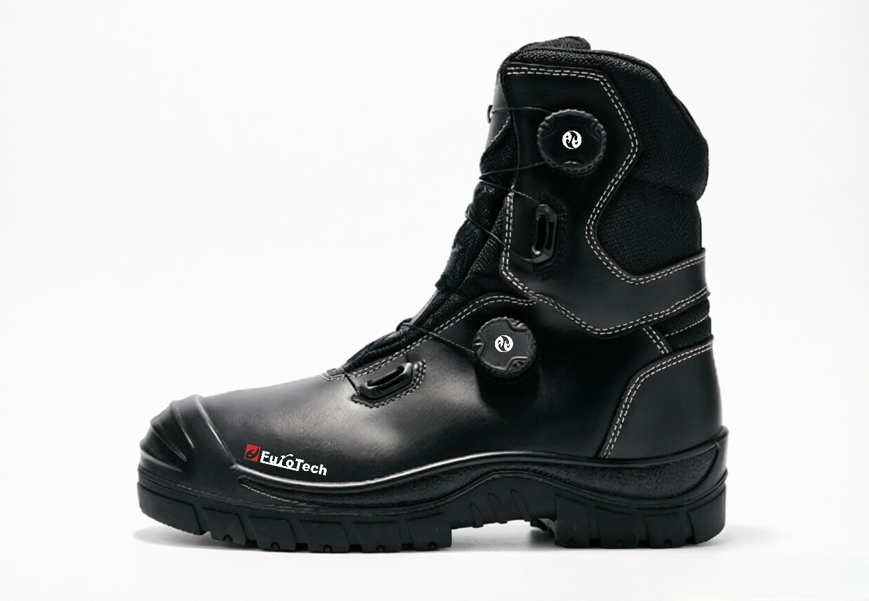 Safety boot with SnapLock dial system